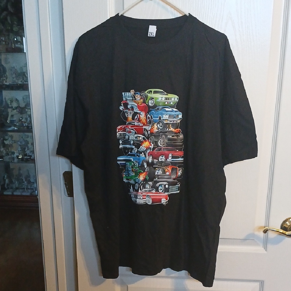 NWOT Black Graphic T-Shirt with Classic Cars  - Size 2XL